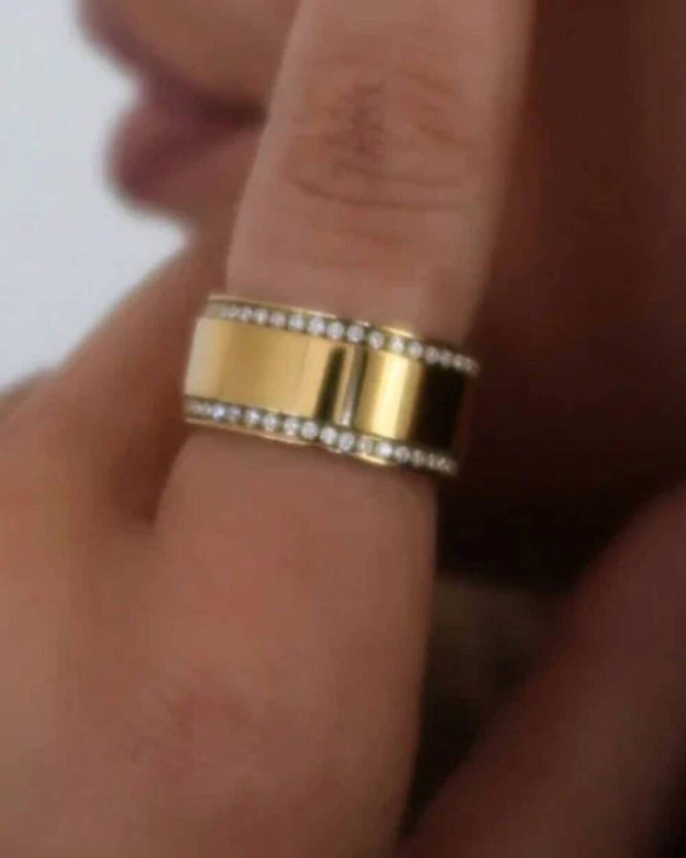 NEW CHANSUTTPEARLS women's lily ring in gold